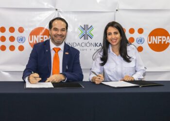 Fundación Kafie y el UNFPA firman convenio para unir esfuerzos y apoyar a las madres hondureñas