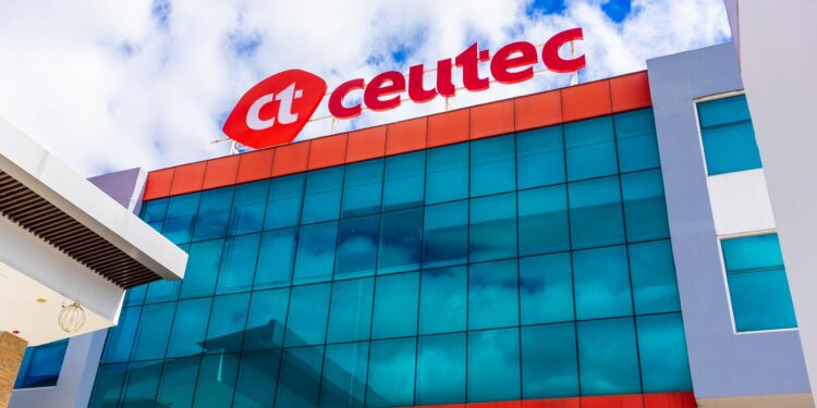 LA NUEVA GENERACIÓN DE ECONOMISTAS QUE HONDURAS NECESITA CEUTEC actualiza su Licenciatura en Economía con enfoque en datos, sostenibilidad y políticas públicas