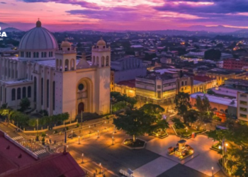 Hondureños destacan entre los principales visitantes en El Salvador