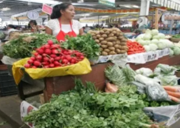 El precio de canasta básica en El Salvador baja levemente en enero frente a diciembre 2025
