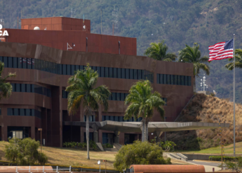 Estados Unidos reanuda oficialmente las operaciones de su Embajada en Venezuela