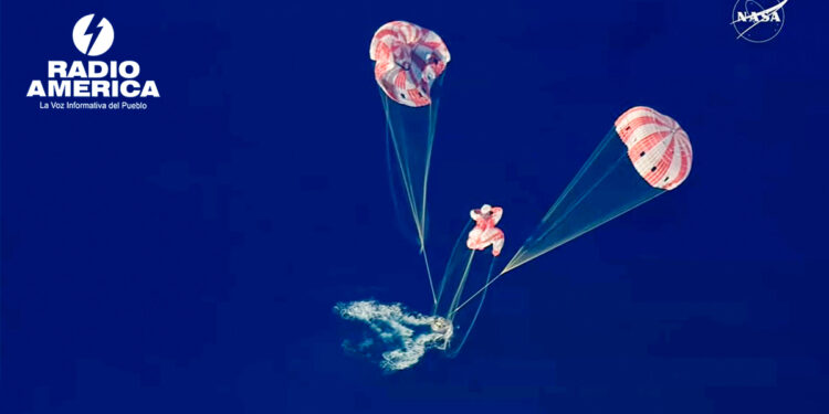 Ameriza en el Pacífico la cápsula tripulada de Artemis II con ayuda de paracaídas