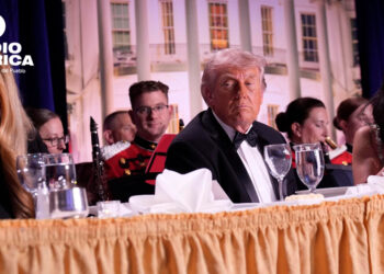 Trump dice, tras ser evacuado de una cena en Washington, que un tirador ha sido detenido