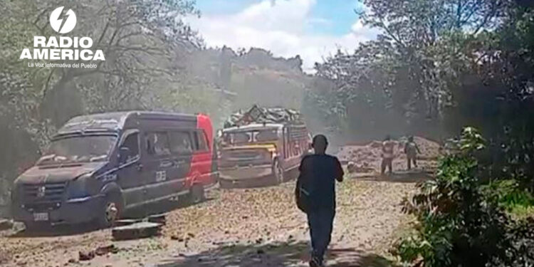 Al menos siete muertos y 17 heridos por ataque terrorista en Vía Panamericana en Colombia