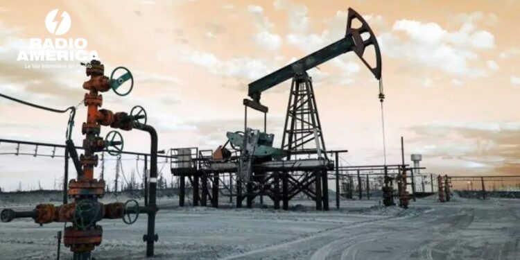 El petróleo de Texas sube un 4 % y se acerca a 104 dólares ante falta de avances en Irán
