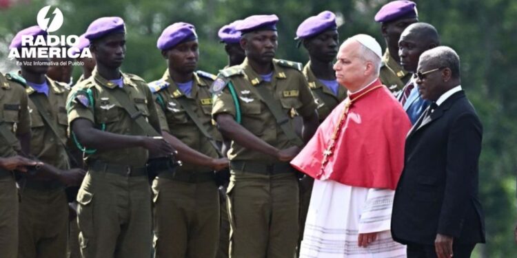 El papa desde Camerún: "El mundo está siendo destruido por unos pocos tiranos"