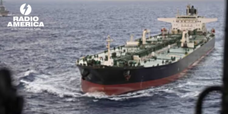 Estados Unidos intercepta y aborda un buque cisterna vinculado a Irán en el Indopacífico