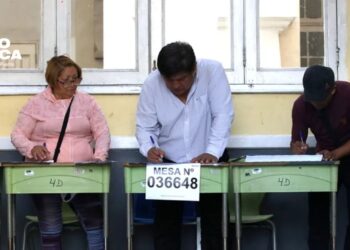 El Gobierno de Perú confirma apoyo a la decisión de ampliar elecciones hasta este lunes