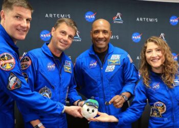 Niño de ocho años logra enviar en la misión Artemis II a su pequeño juguete 'Rise'