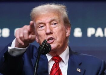 Trump ordena a Irán reabrir el estrecho de Ormuz y aumentan llamados al diálogo