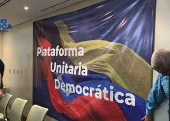 Oposición mayoritaria afirma que presentará "hoja de ruta" para la transición en Venezuela