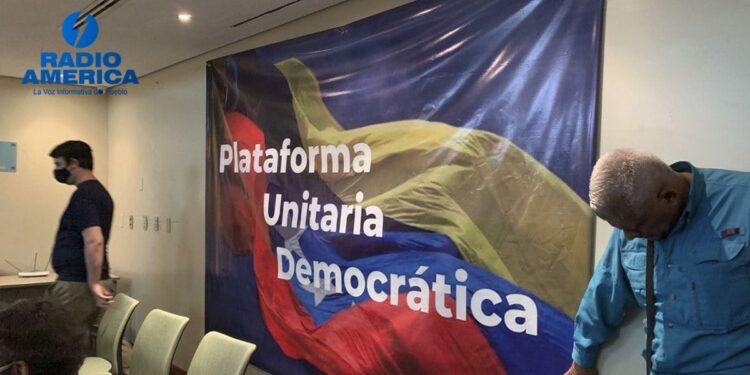 Oposición mayoritaria afirma que presentará "hoja de ruta" para la transición en Venezuela