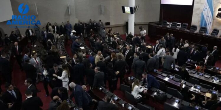 Parlamento de Honduras aprueba que se abra juicio político contra funcionarios electorales