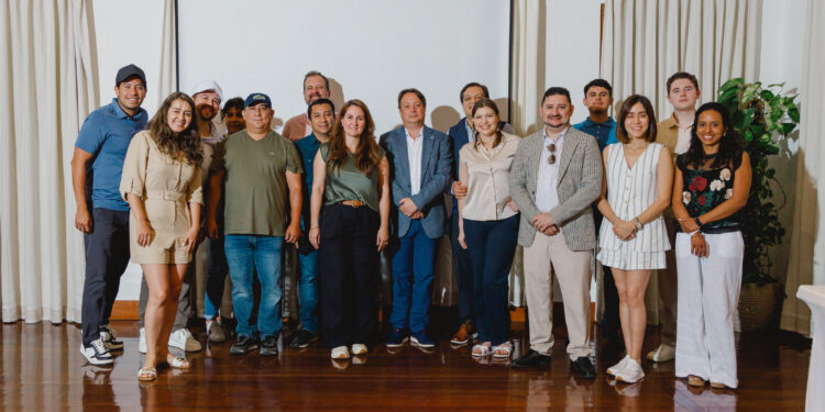Próspera ZEDE recibe delegación de inversionistas mexicanos para impulsar proyectos estratégicos en Roatán