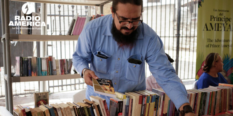 Feria del Libro en Honduras abre con el español Ray Loriga como invitado de honor