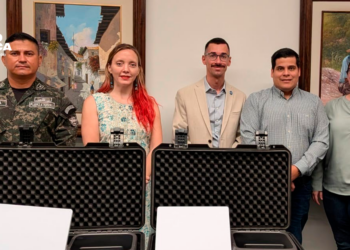EE.UU. entrega equipo satelital a Honduras para interceptar redes de narcotráfico