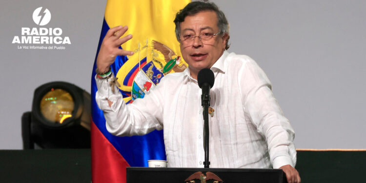 Gustavo Petro_radioamérica jpg