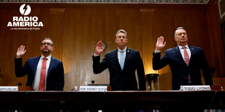 Renuncia el jefe interino de ICE y supervisor del plan de deportación masiva de Trump