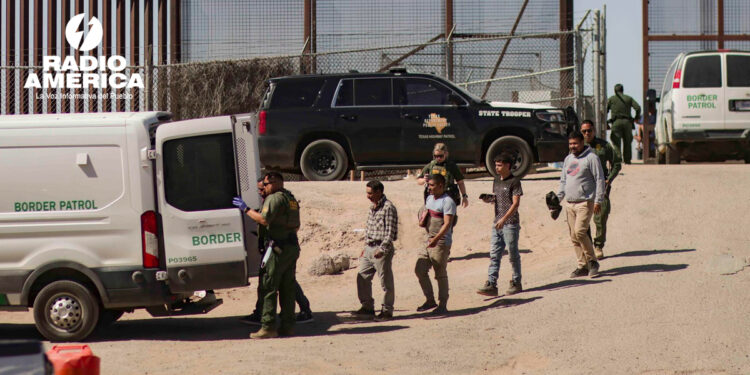 Una corte de apelaciones falla en contra de la política de detención de migrantes de Trump