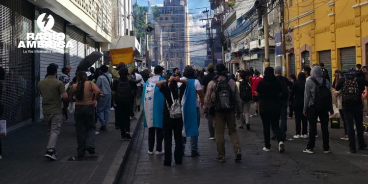 Manifestantes y PolicÃa en Honduras se enfrentan por reducción a presupuesto universitario