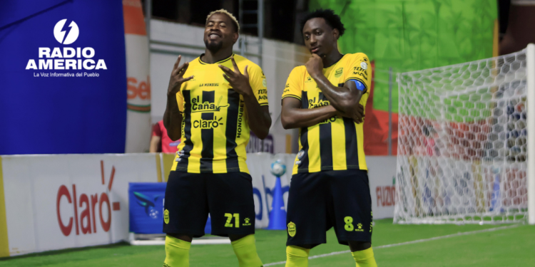 Real España lidera el Clausura en Honduras tras remontar 3-2 a Olimpia