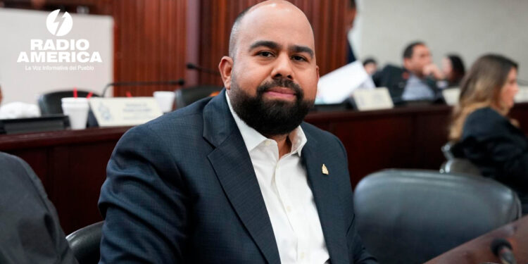 Rafael Sarmiento_radioamérica jpg