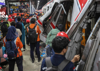 Elevan a 14 los muertos tras la colisión de dos trenes a las afueras de Yakarta