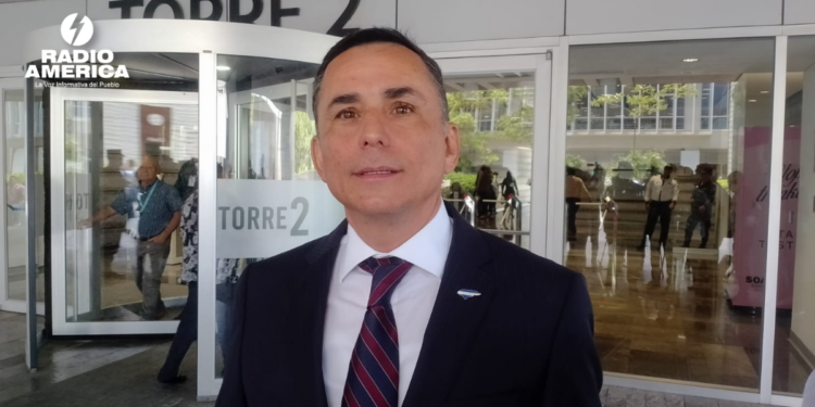 Ministro de Defensa respalda reforma para elección del jefe militar y pide blindar a las Fuerzas Armadas de la política