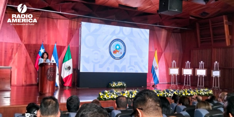 UNAH logra acreditación internacional de cuatro carreras y eleva su calidad académica