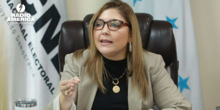 Ana Paola Hall: «Cada vez que pierde el eterno perdedor, su fracaso es culpa de un ‘fraude inexistente'»