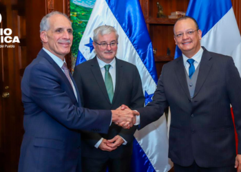 Presidente Asfura de reúne con embajador de Francia para impulsar proyectos de agua y riego en Honduras