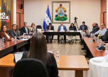 Congreso amplía hasta el 25 de mayo la presentación de nómina de autopostulantes al CNE y TJE
