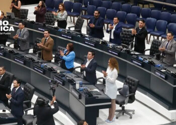 Congreso salvadoreño aprueba seis escaños para la diáspora entre críticas de la oposición