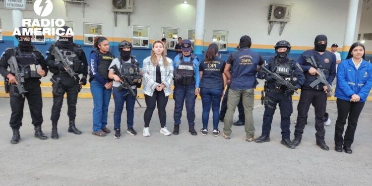 DNPA captura en Cortés a presunta integrante del cartel “Los Valle” acusada por asesinato