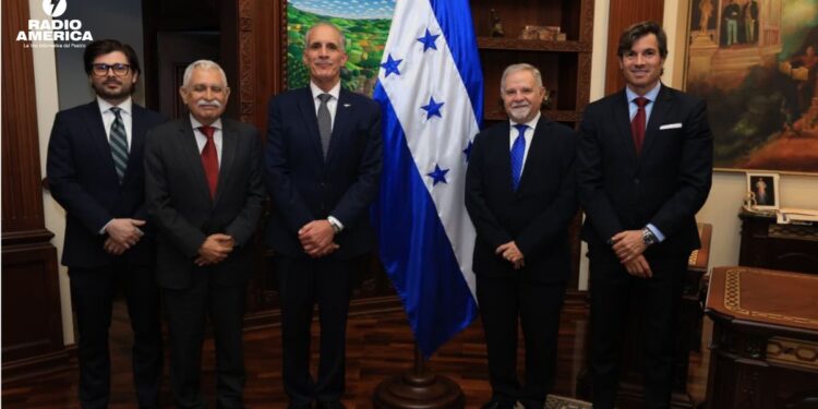 Honduras fortalece conexión con España con nueva ruta aérea