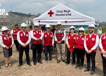 Cruz Roja Hondureña coloca primera piedra del nuevo Centro Nacional de Sangre en Tegucigalpa