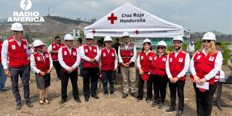Cruz Roja Hondureña coloca primera piedra del nuevo Centro Nacional de Sangre en Tegucigalpa