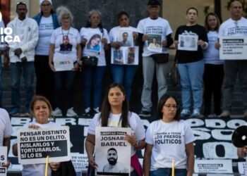 Excarcelan expolicías de Caracas, los presos políticos más antiguos de Venezuela, dice ONG
