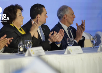 Asfura destaca el valor del periodismo en entrega del Premio Álvaro Contreras 2026