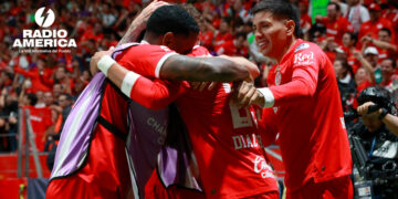 Toluca vence a Tigres en penaltis y es campeón de la Copa de Campeones de la Concacaf