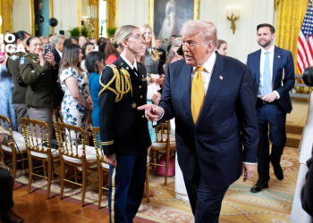 Trump dice que en Venezuela bailan "en las calles" por los ingresos del petróleo