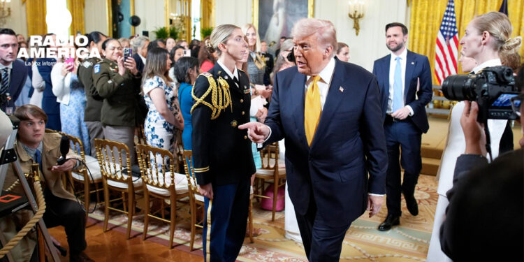 Trump dice que en Venezuela bailan "en las calles" por los ingresos del petróleo