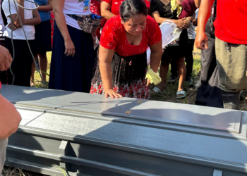 El entierro de 20 campesinos revive el miedo y la disputa por tierras en región hondureña