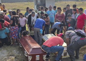 Indignación, miedo y clamor por justicia tras la masacre de 20 personas en Honduras