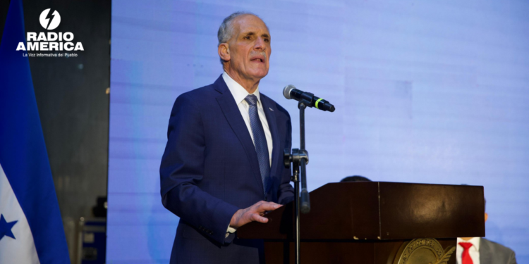 Presidente hondureño ratifica su compromiso «inquebrantable» con la libertad de prensa