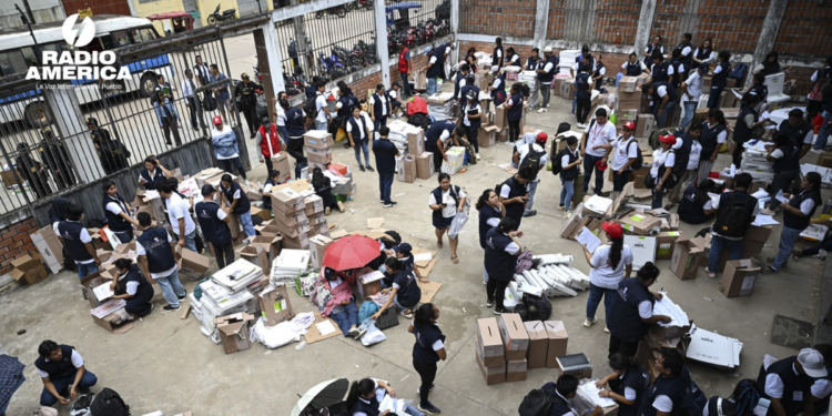 Perú se suma al club de elecciones con conteos dilatados y resultados demorados