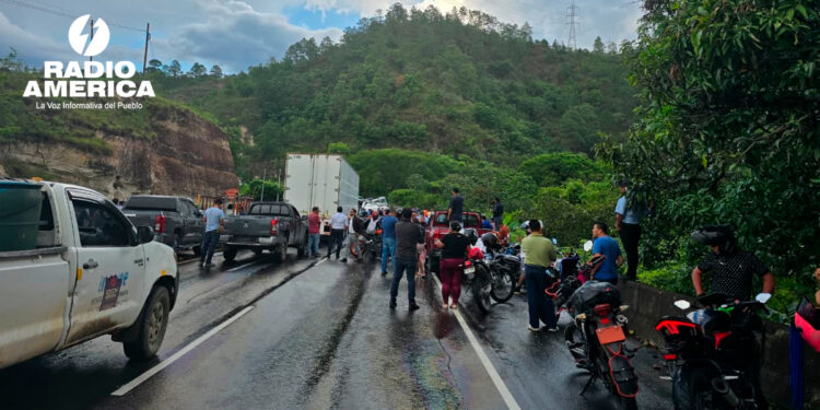 Al menos siete policÃas muertos y diez lesionados en un accidente de tráfico en Honduras