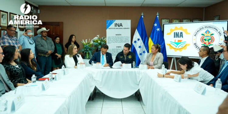 AMDC e INA firman convenio para impulsar titulación y regularización de tierras en aldeas y caseríos del Distrito Central