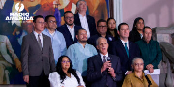 Presidente Asfura anuncia pago a médicos y formalización de contrataciones en el sector salud