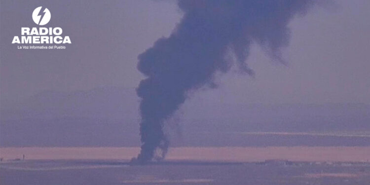 Ocho personas fallecen en accidente de bombardero de EE.UU. estrellado en California